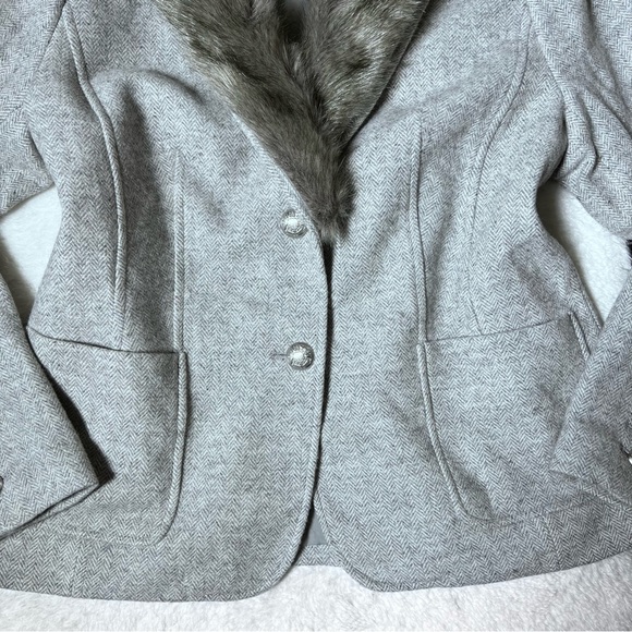 Talbots Petite Gray Wool Blend Classic Shetland Blazer with Fur Trim - Picture 6 of 13
